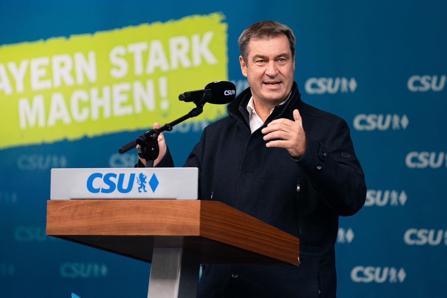 Schweinfurt: Der bayerische Ministerpräsident Markus Söder (CSU) hält bei einem Wahlkampfauftritt eine Rede.