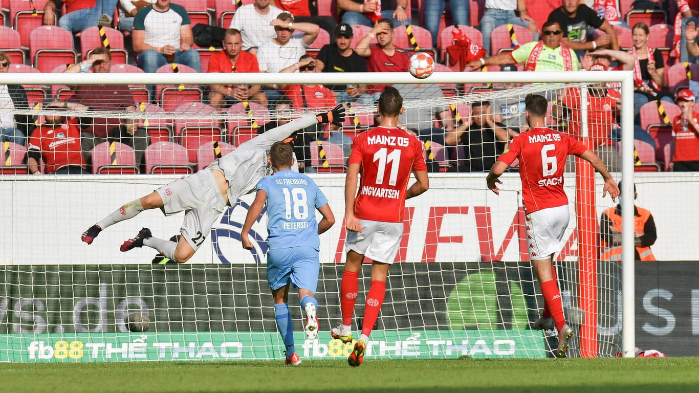 Robin Zentner: Der Mainzer Keeper verhinderte kurz vor Schluss das 0:1.