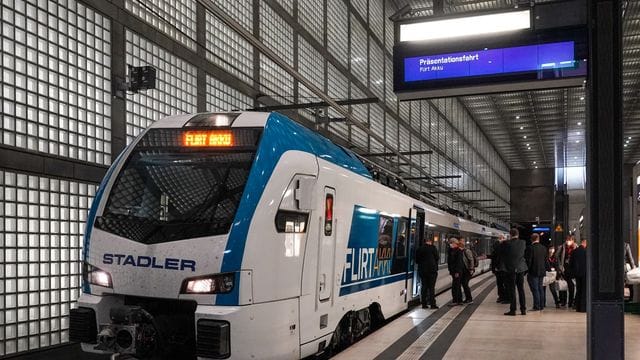 Erstmals Batteriezug durch City-Tunnel