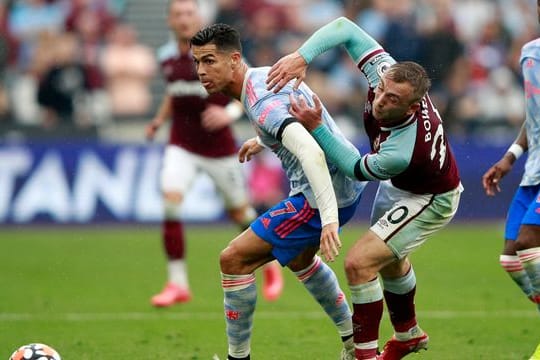 Cristiano Ronaldo (l) durfte auch gegen West Ham jubeln.