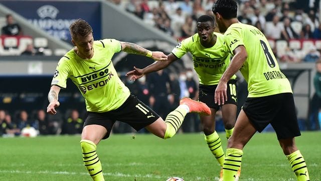 Das Dortmunder Champions-League-Trikot kommt bei den Fans gar nicht gut an. Das Dortmunder Champions-League-Trikot kommt bei den Fans gar nicht gut an.