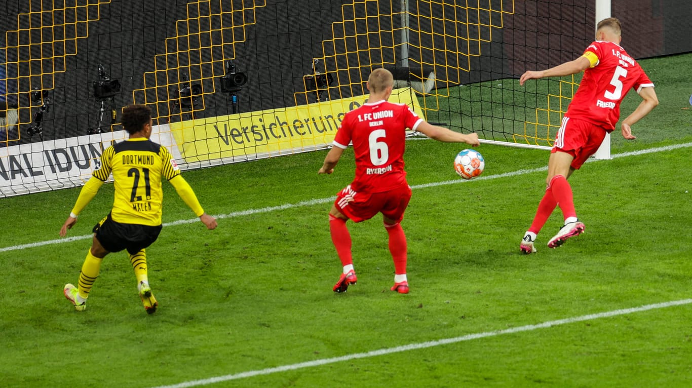 Bundesliga: Der BVB drohte kurzzeitig seine klare Führung zu verspielen.
