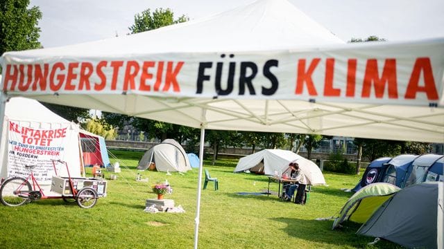 Das Camp der Hungerstreikenden im Regierungsviertel (Archivbild): Nicht alle wollen in einen "trockenen Hungerstreik" treten.