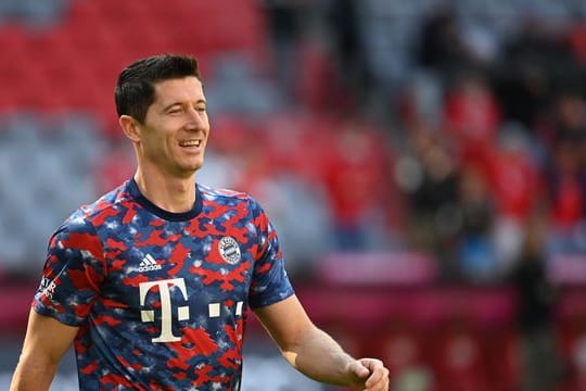 Bayern-Stürmer Robert Lewandowski bekommt den "Goldenen Schuh".