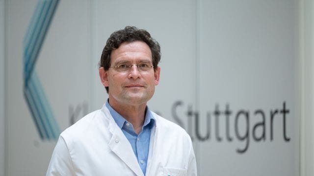 Jan Steffen Jürgensen, Vorstandsvorsitzender des Klinikum Stuttgart, steht im Klinikum Stuttgart (Archivbild): Die Kliniken befinden sich seiner Ansicht nach bereits in der vierten Corona-Welle. Jan Steffen Jürgensen, Vorstandsvorsitzender des Klinikum Stuttgart, steht im Klinikum Stuttgart (Archivbild): Die Kliniken befinden sich seiner Ansicht nach bereits in der vierten Corona-Welle.
