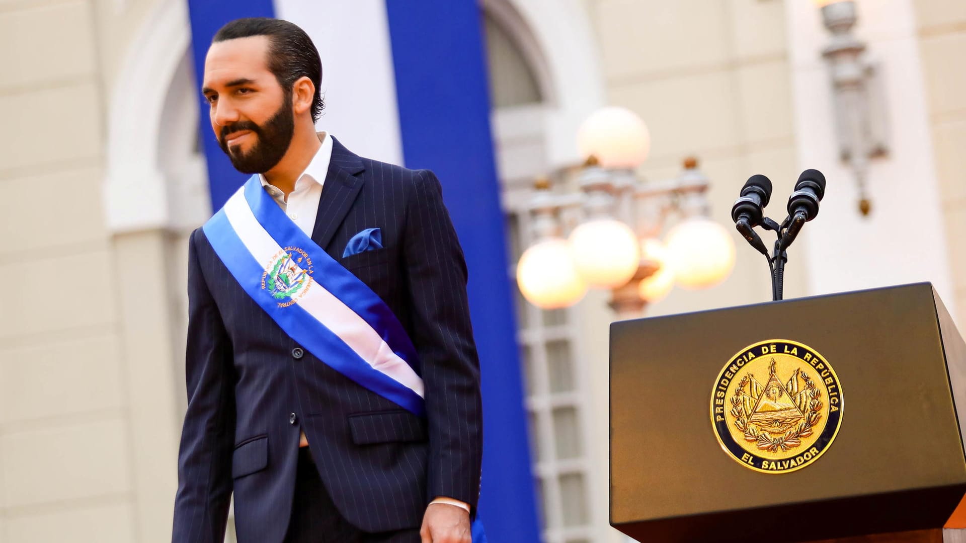 Nayib Bukele: Seine Gegner nannte den Präsidenten von El Salvador kürzlich einen Diktator – nun übernahm er die Bezeichnung selbst in seinem Twitter-Profil.