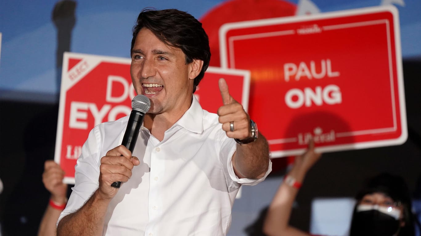 Justin Trudeau (Archivbild): Kanadas Premierminister bleibt nach ersten Prognosen im Amt.