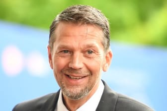 Der Schauspieler Kai Wiesinger kommt zur Verleihung des Bayerischen Fernsehpreises.