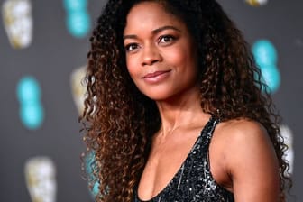 Die britische Schauspielerin Naomie Harris empfindet es als Privileg, im neuesten James-Bond-Film "Keine Zeit zu sterben" ("No Time to Die") die Rolle der Sekretärin Miss Moneypenny zu verkörpern.