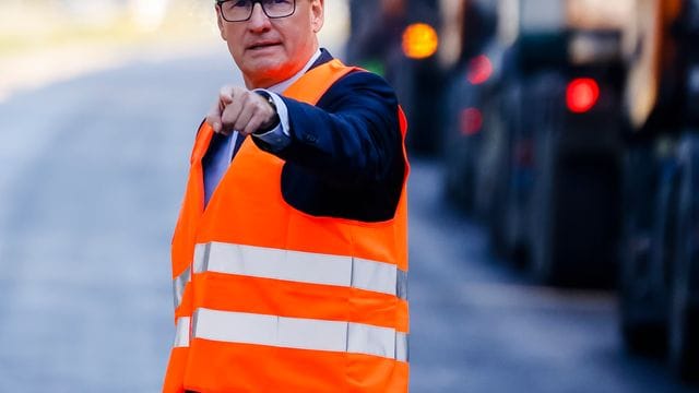 Bernd Buchholz Bernd Buchholz