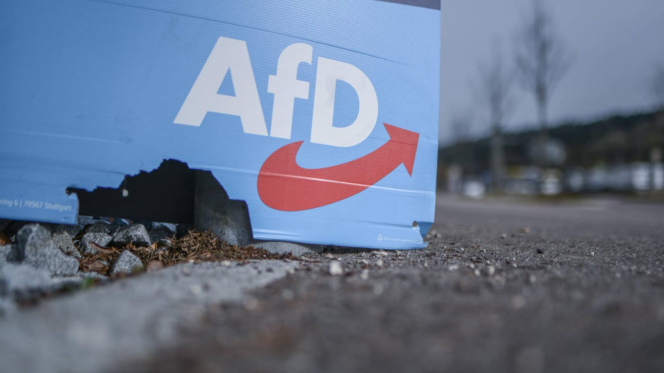 Ein Wahlplakat der AfD in Baden-Württemberg: Ein ehemaliges AfD-Mitglied des Kreisverbands Heilbronn muss sich vor Gericht verantworten.