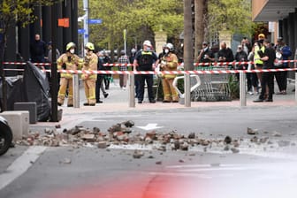 Einsatzkräfte sind in der Chapel Street in Windsor im Einsatz: In Melbourne hat die Erde gebebt.