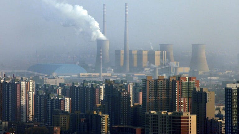 Kohlekraftwerk in Peking: China will künftig keine neuen Kraftwerke mehr im Ausland bauen.