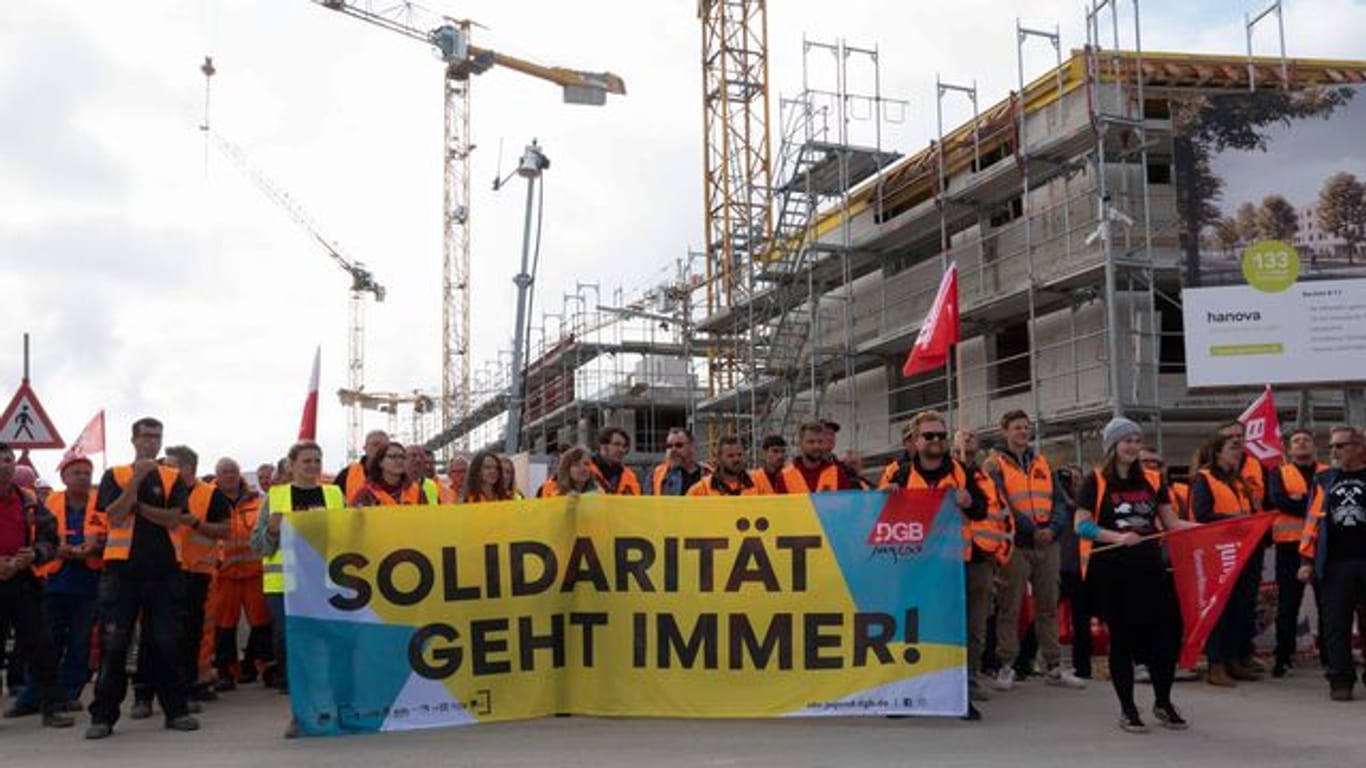 Bauarbeiter demonstrieren in Hannover