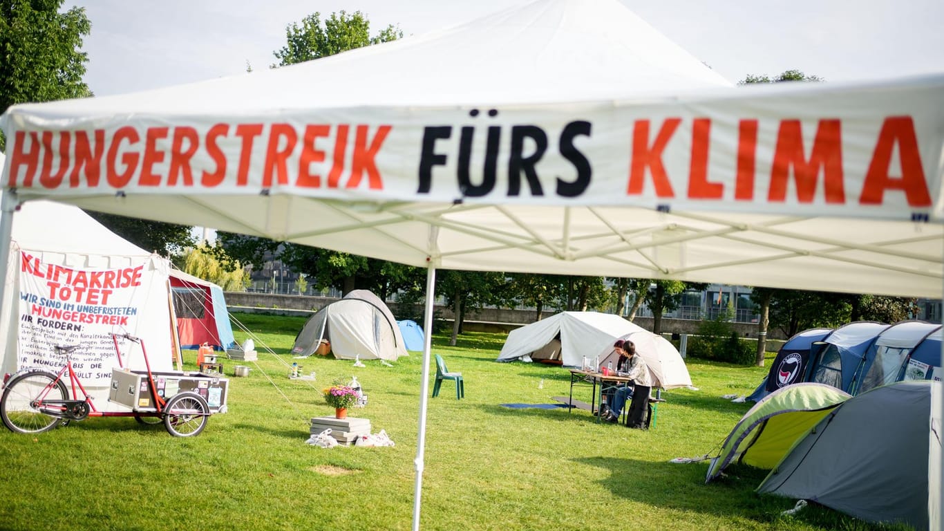 Ein Camp von Hungerstreikenden ist im Regierungsviertel aufgebaut (Archivbild): Wochenlang hatten die Aktivisten nichts mehr gegessen.