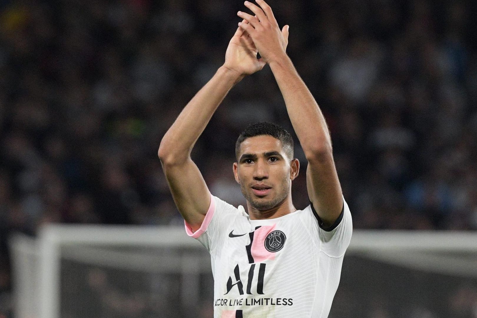 Achraf Hakimi von Paris Saint-Germain: Jubelt nach dem Treffer zum 1:2.