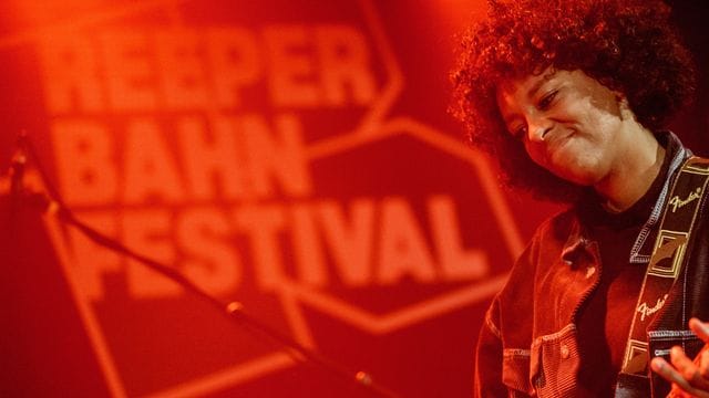 Musikerin Nana Adjoa steht beim Reeperbahn-Festival auf der Bühne: Zahlreiche nationale und internationale Gäste treten im Rahmen der Feier in Hamburg auf.