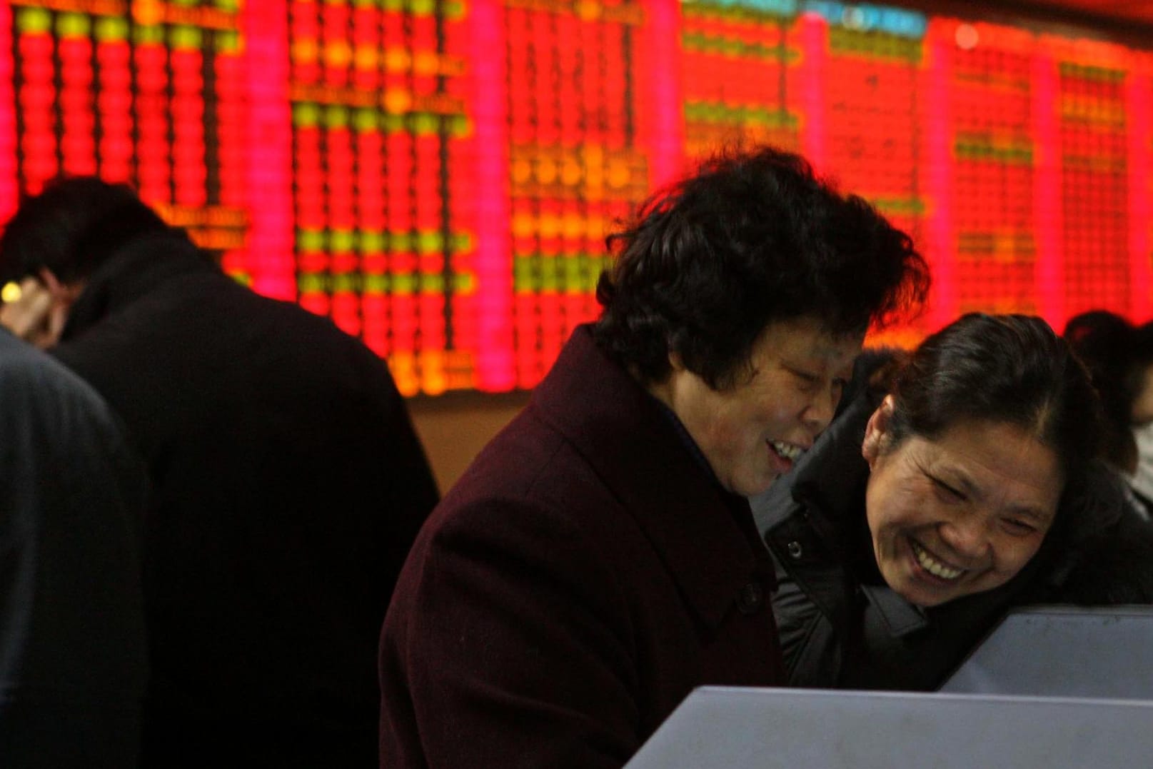 Grund zum Lachen (Symbolbild): Der Kurs der strauchelnden Evergrande-Aktie stieg zwischenzeitlich um 30 Prozent an der Hongkonger Börse