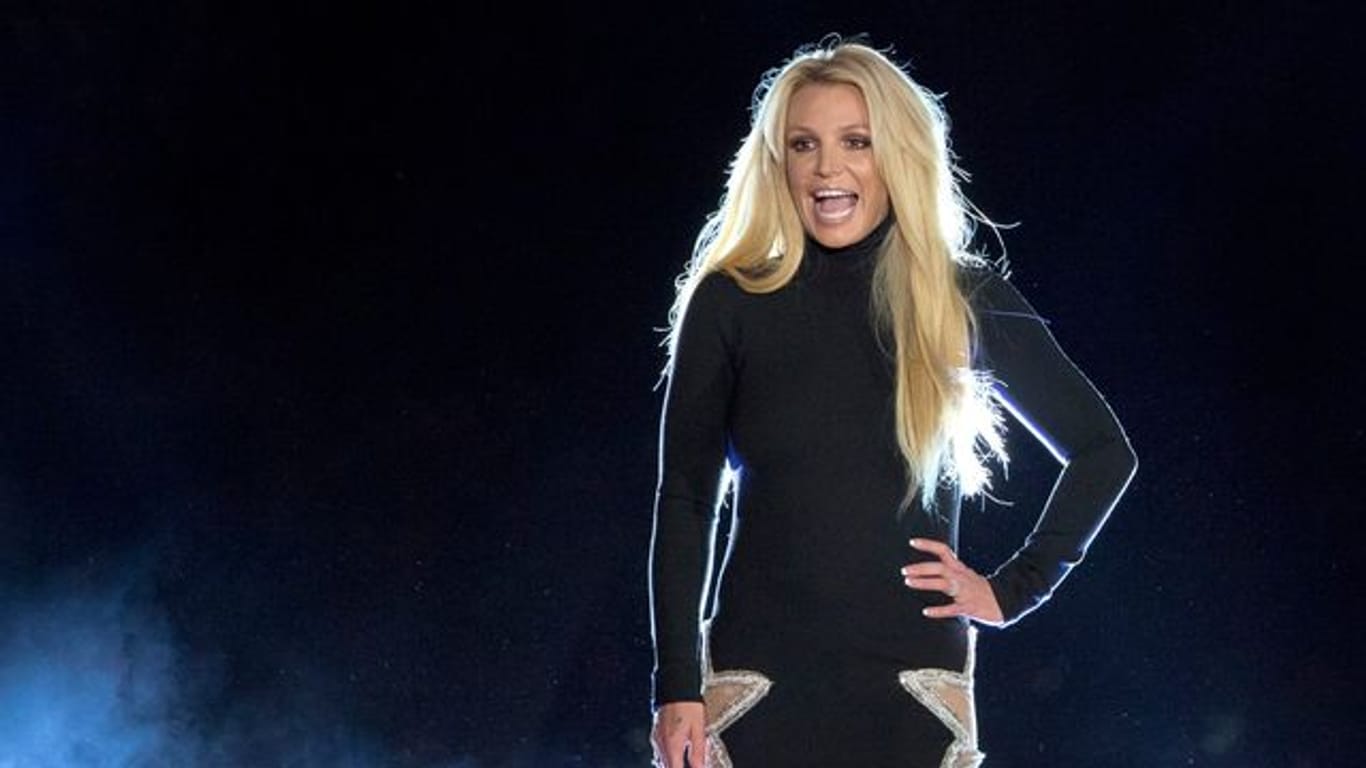 Britney Spears, Sängerin aus der USA, steht auf der Bühne vom Park MGM Hotel-Casino.