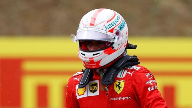 Muss vom Ende des Feldes in das Formel-1-Rennen in Sotschi starten: Ferrari-Pilot Charles Leclerc. Muss vom Ende des Feldes in das Formel-1-Rennen in Sotschi starten: Ferrari-Pilot Charles Leclerc.