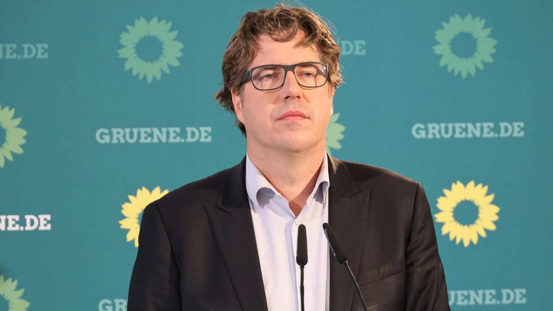 Grünen-Bundesgeschäftsführer Michael Kellner: "In dieser Frage sollte man nicht am Seitenrand stehen." Grünen-Bundesgeschäftsführer Michael Kellner: "In dieser Frage sollte man nicht am Seitenrand stehen."