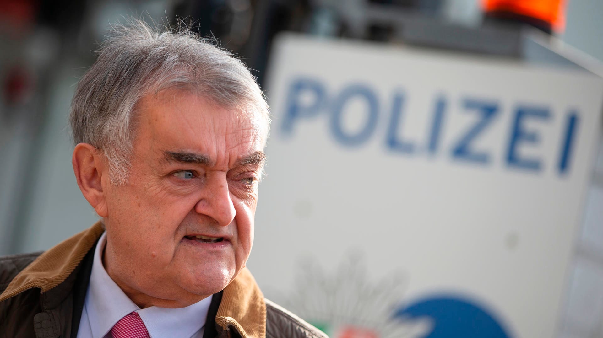 Herbert Reul (CDU): Der NRW-Innenminister geht davon aus, dass der Anschlag von Halle möglichst viele Menschen hätte treffen sollen. Herbert Reul (CDU): Der NRW-Innenminister geht davon aus, dass der Anschlag von Halle möglichst viele Menschen hätte treffen sollen.