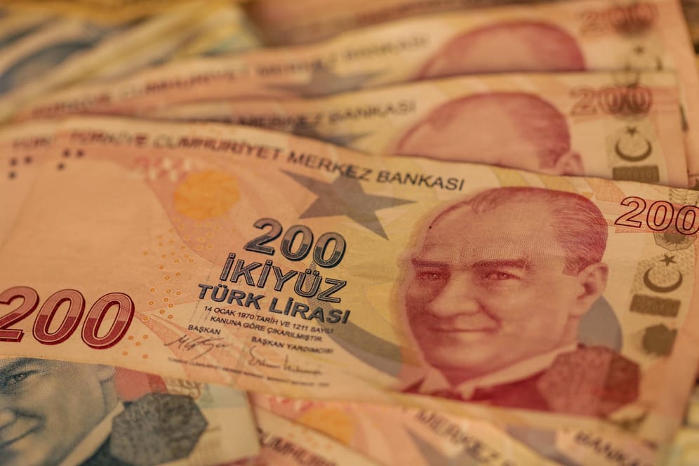 200-Lira-Scheine (Symbolbild): Die türkische Währung steht schon seit längerem unter einem Abwertungsdruck.