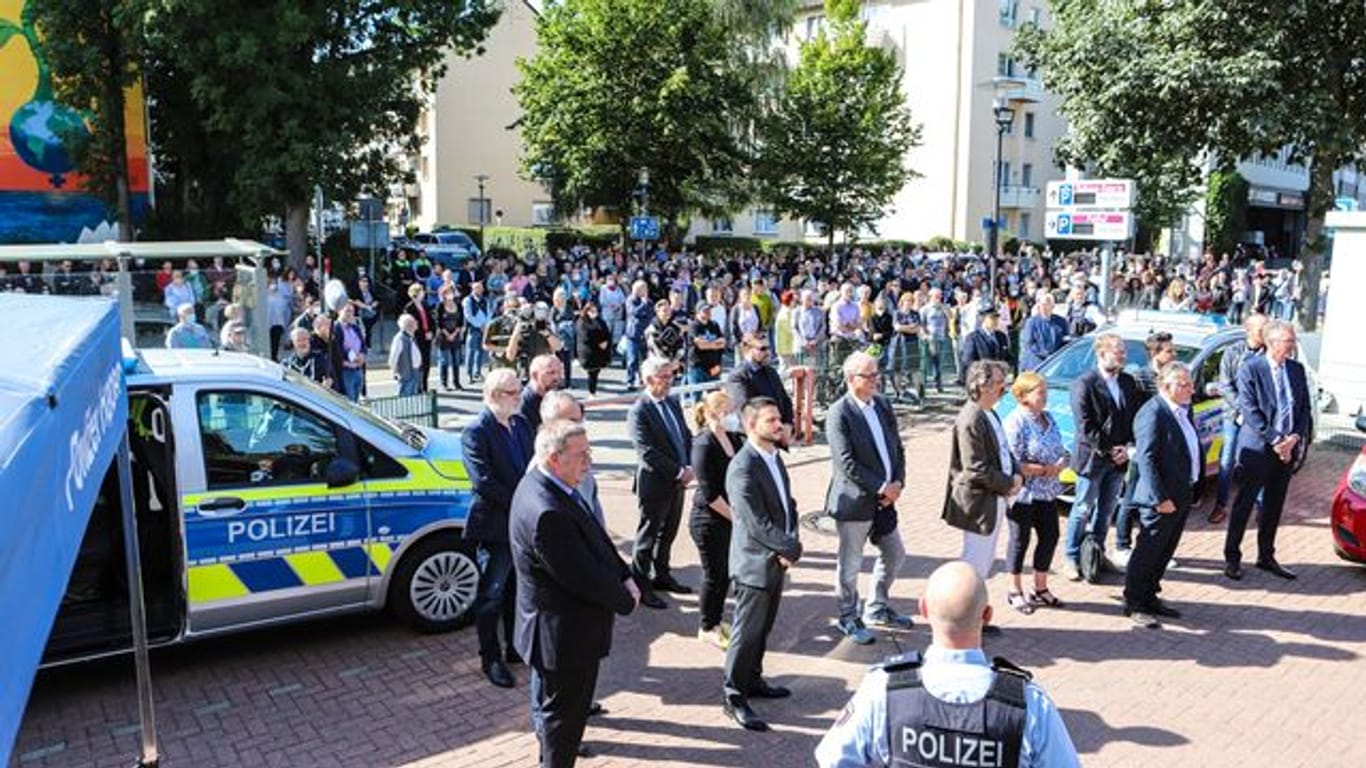 Solidaritätsveranstaltung vor Synagoge in Hagen