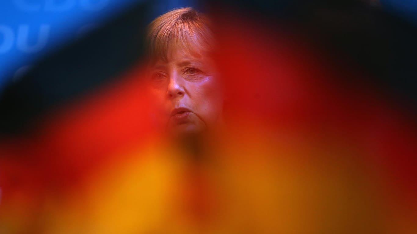 Angela Merkel: Geht die Kanzlerin nicht ganz? Weil es ein Double gibt, das mit den gleichen Eigenschaften Politik betreibt?