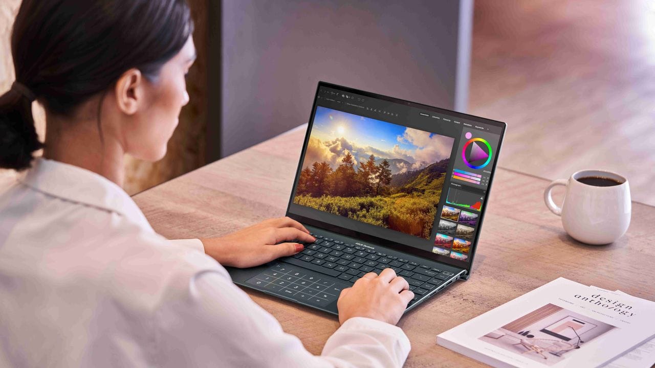 Das Zenbook 14X OLED von Asus soll noch 2021 erhältlich sein. Das Zenbook 14X OLED von Asus soll noch 2021 erhältlich sein.