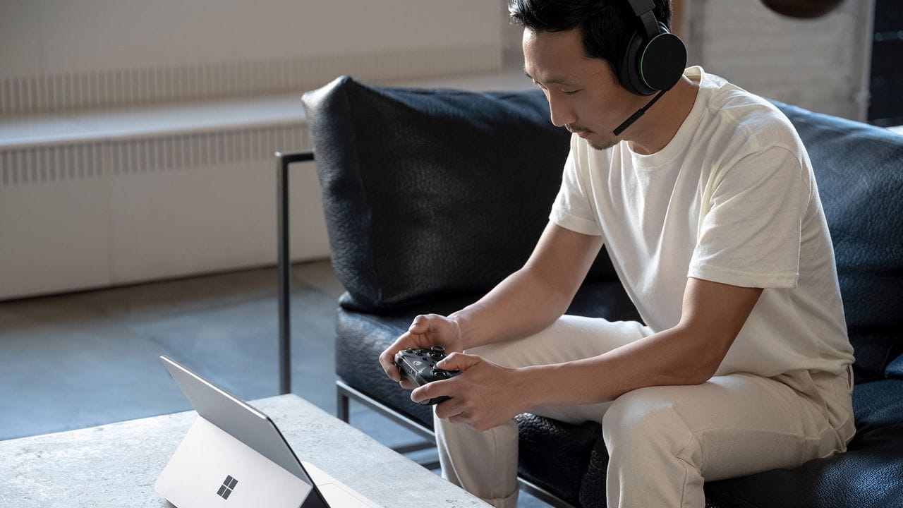 Spezial-Scharnier für drei Positionen: Das Surface Laptop Studio steht für eine neue Generation von Microsoft-Geräten mit Windows 11. Spezial-Scharnier für drei Positionen: Das Surface Laptop Studio steht für eine neue Generation von Microsoft-Geräten mit Windows 11.