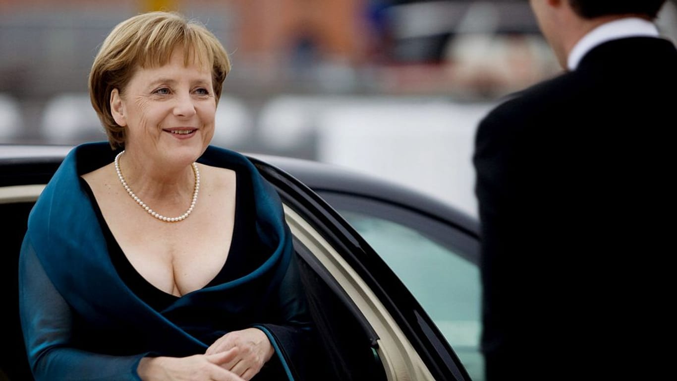 Angela Merkel: Zur Eröffnung der Oper in Oslo kam sie in einem Abendkleid.