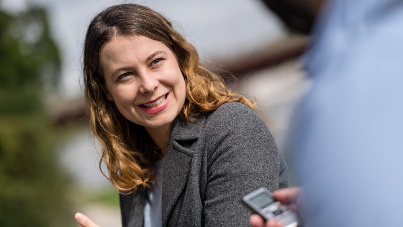 Jamila Schäfer im Interview mit t-online: Die 28-Jährige will für ihren Münchner Wahlkreis in den Bundestag.