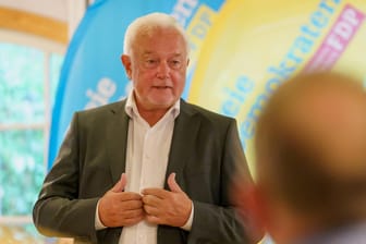 Wolfgang Kubicki bei einer Wahlkampfveranstaltung: Der FDP-Politiker legte die Corona-Regeln offenbar eher weit aus.