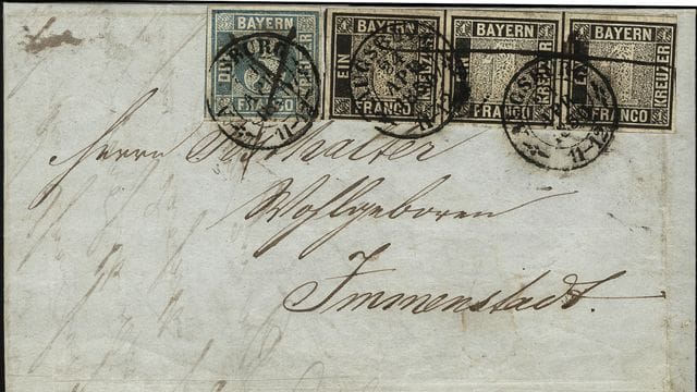 Auf einen 1850 versendeten Brief sind die seltenen Briefmarken "Schwarzer Einser" und "Blauer Dreier" geklebt. Auf einen 1850 versendeten Brief sind die seltenen Briefmarken "Schwarzer Einser" und "Blauer Dreier" geklebt.