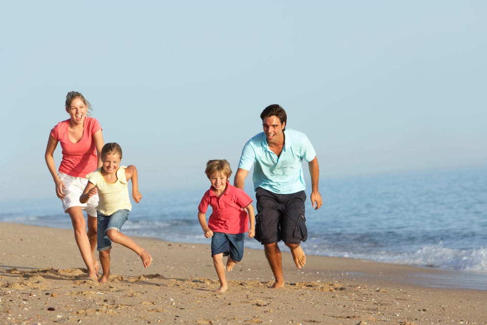 Familienurlaub (Symbolfoto): Bestimmte Familien können jetzt vergünstigt verreisen.