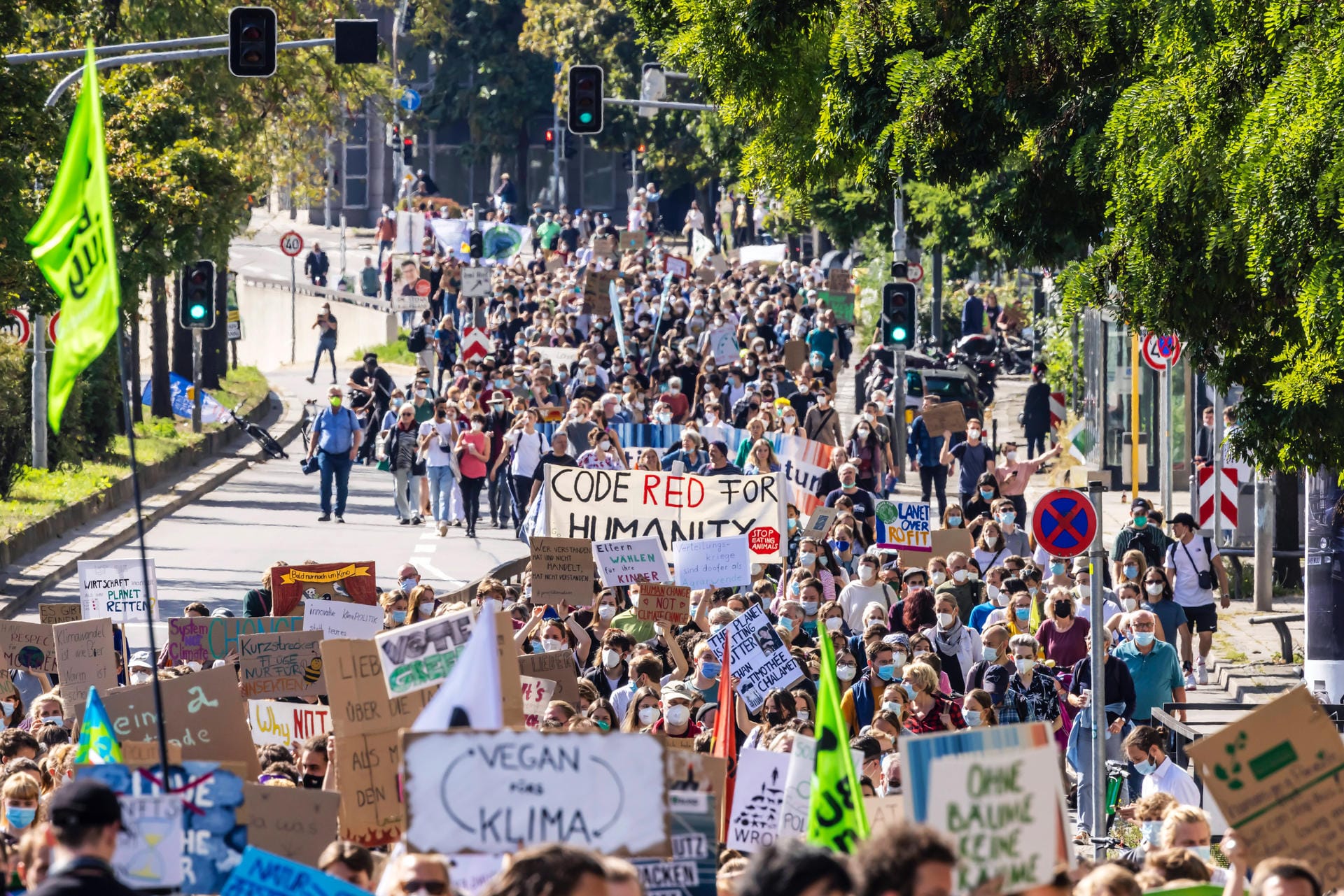 Kurz vor der Bundestagswahl wollten auch Klimaschützer im Südwesten nochmal für einen verstärkten Kampf gegen die Erderwärmung auf die Straße gehen. Tausende zogen in einem Demozug durch die Stadt.