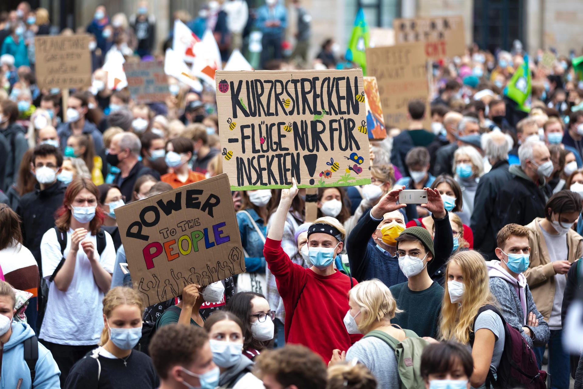 Im Norden Deutschlands fand eine große Demonstration mit vielen Aktivisten statt. Die Proteste wurden auch von bekannten Persönlichkeiten unterstützt.