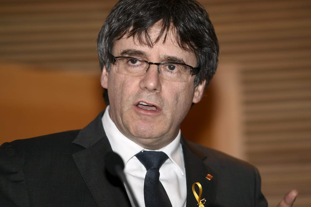 Carles Puigdemont, ehemaliger katalanischer Regierungschef: Er kam schon einen Tag später wieder auf freien Fuß.
