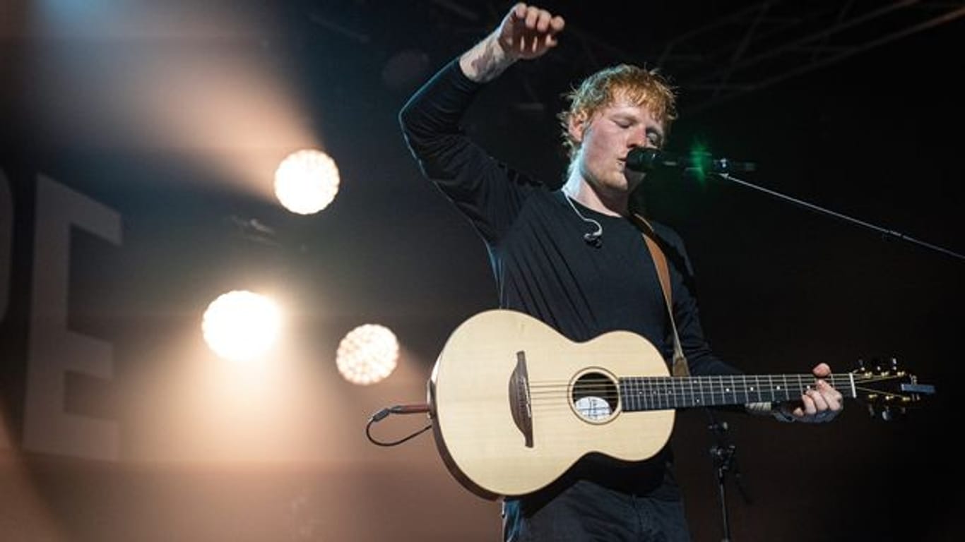Ed Sheeran tritt in Paris bei "Global Citizen Live" auf.
