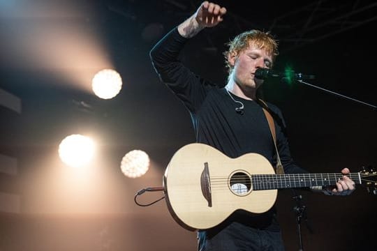 Ed Sheeran tritt in Paris bei "Global Citizen Live" auf.