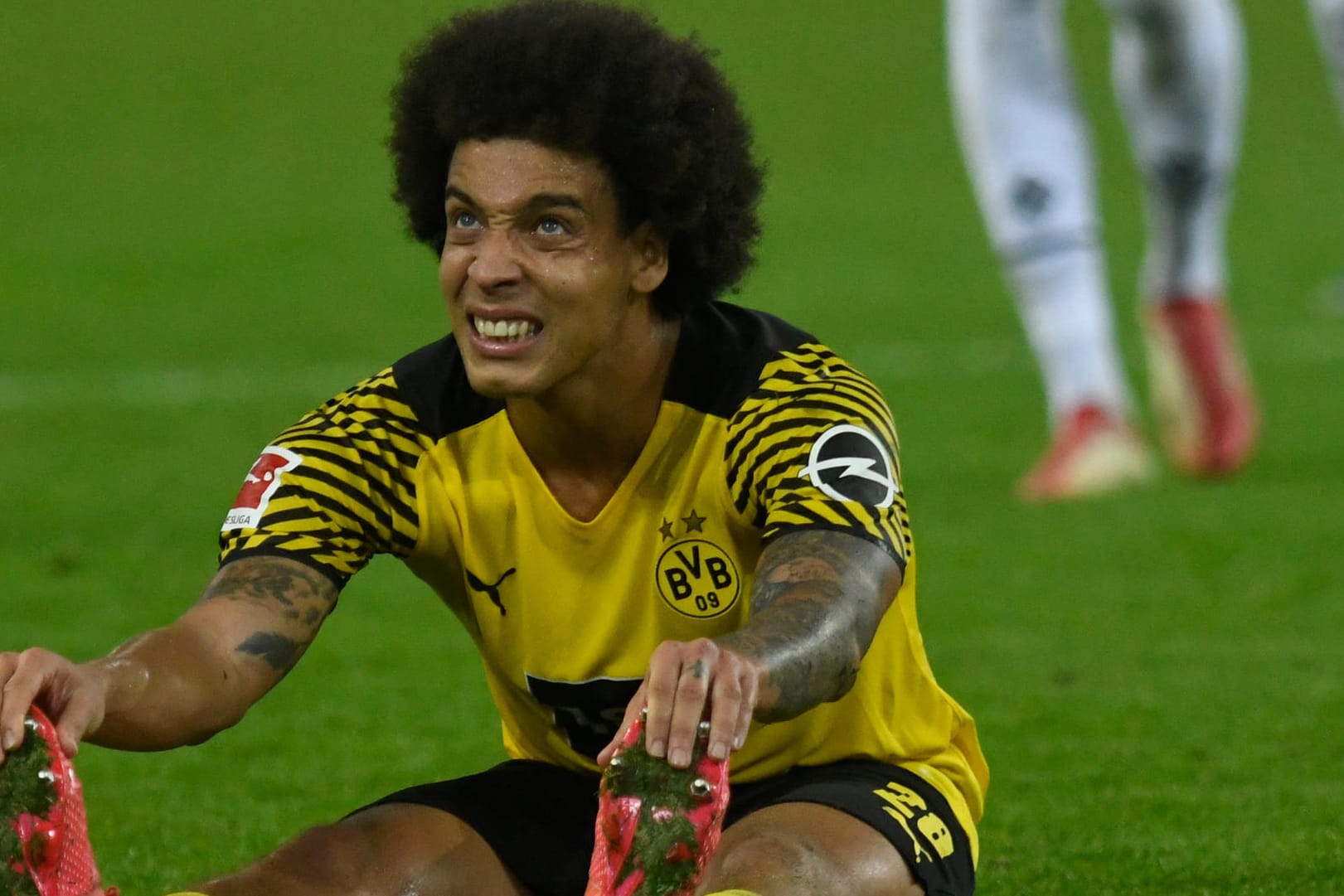 Wenig begeistert: Axel Witsel verlor mit dem BVB knapp in Mönchengladbach.