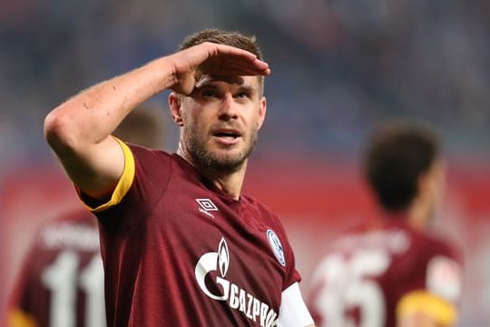 Stürmer Simon Terodde war einmal mehr der Schalker Matchwinner.
