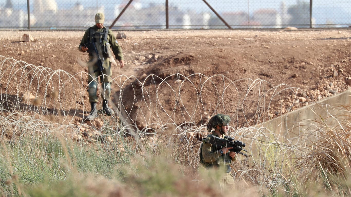 Israelische Soldaten an der nördlichen Grenze zum Westjordanland: Bei einer Razzia der Armee sind offenbar vier militante Palästinenser ums Leben gekommen. (Archivfoto)