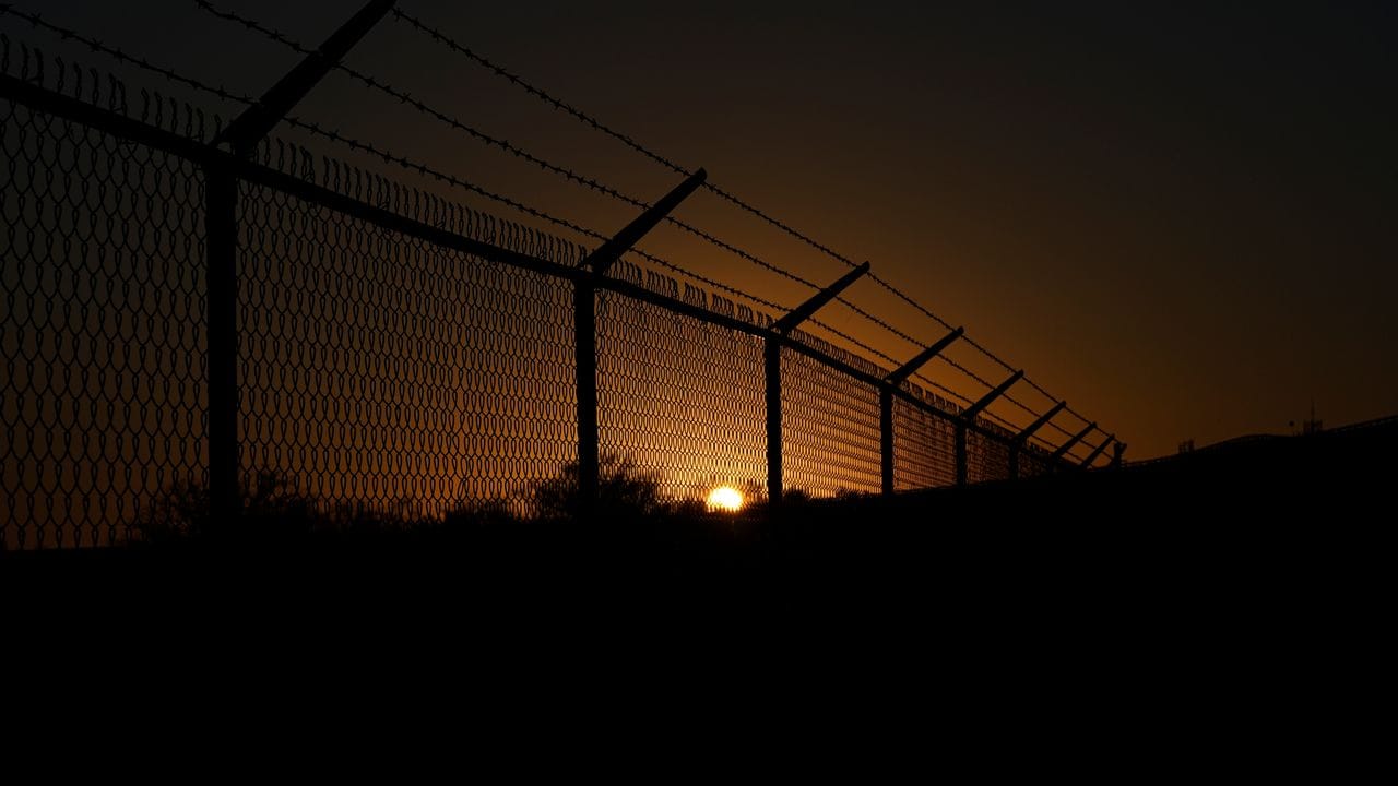 Nach der Räumung des provisorischen Migrantencamps in der texanischen Stadt Del Rio haben die USA den dortigen Grenzübergang zu Mexiko wieder geöffnet. Nach der Räumung des provisorischen Migrantencamps in der texanischen Stadt Del Rio haben die USA den dortigen Grenzübergang zu Mexiko wieder geöffnet.