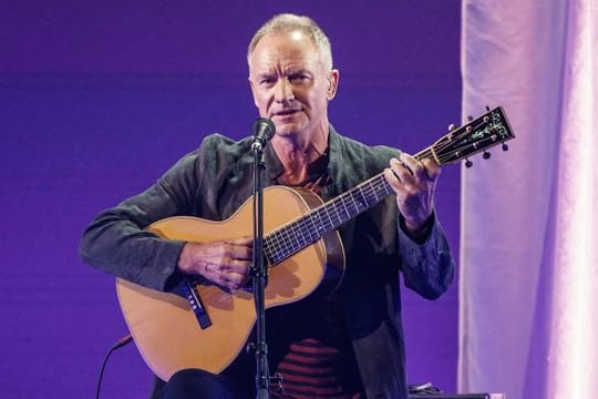 Sting bei der Eröffnung des Reeperbahn-Festivals auf der Bühne des Stage Operettenhauses.