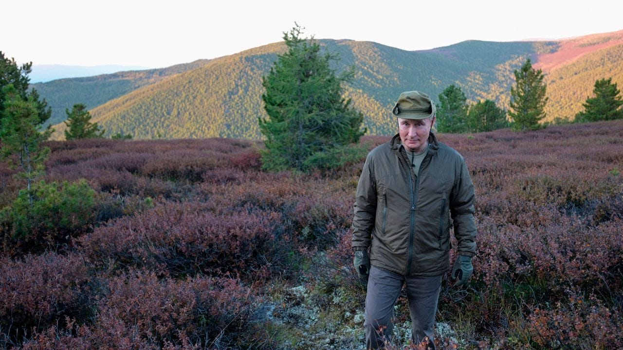 Wladimir Putin hatte sich jüngst wegen Corona-Fällen in seinem Umfeld in Selbstisolation begeben. Wladimir Putin hatte sich jüngst wegen Corona-Fällen in seinem Umfeld in Selbstisolation begeben.