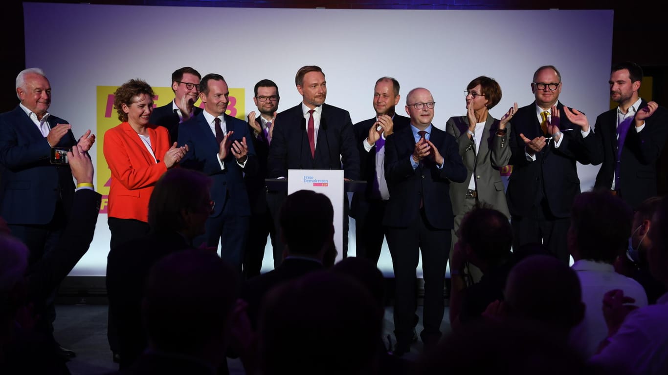 Christian Lindner: Neben dem Parteichef waren FDP-Größen wie Wolfgang Kubicki, Volker Wissing, Nicola Beer und Bettina Stark-Watzinger zu sehen.