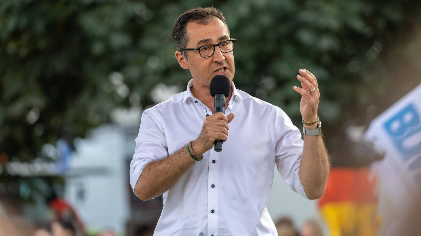 Cem Özdemir bei einem Wahlkampfauftritt: Der Grünen-Politiker holt im Wahlkreis Stuttgart I das Direktmandat.