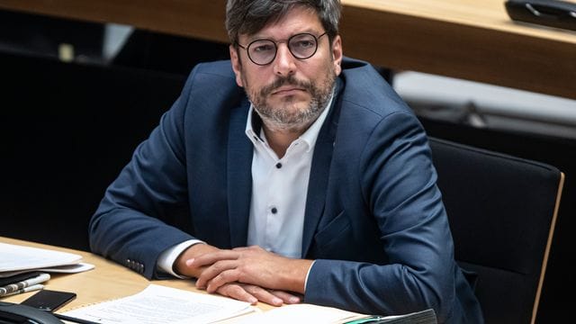 Dirk Behrendt Dirk Behrendt